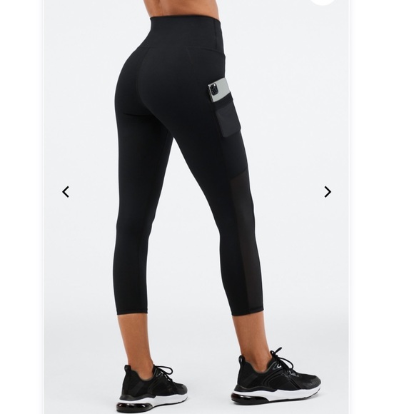 Fabletics Pants - NWT❗️ Fabletics Mila High-Waisted Pocket Capris